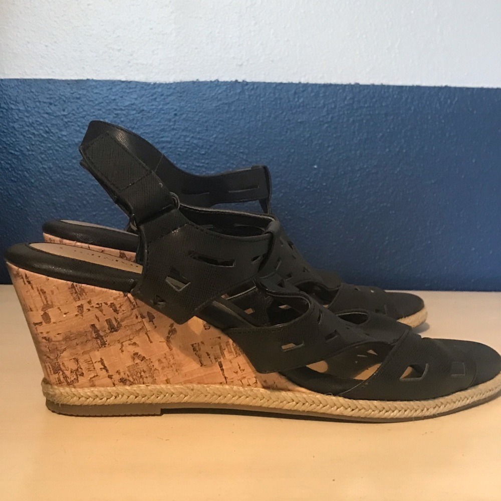 Croft & Barrow ortholite black wedge sandals size 8